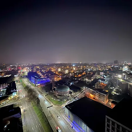 Skyline View In Centre - South Apt126 *